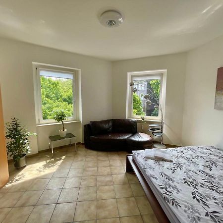 Nostalgie Apartment - 3 Zimmer, 5 Betten, 7 Personen, Kontaktloses Einchecken, Netflix 伍珀塔尔 外观 照片